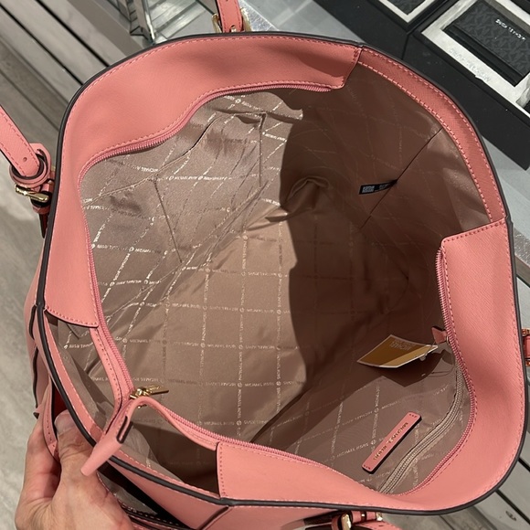 MICHAEL KORS 
Gilly Large Saffiano Leather Tote Shoulder Bag 
Primrose 
NWT - Picture 8 of 16